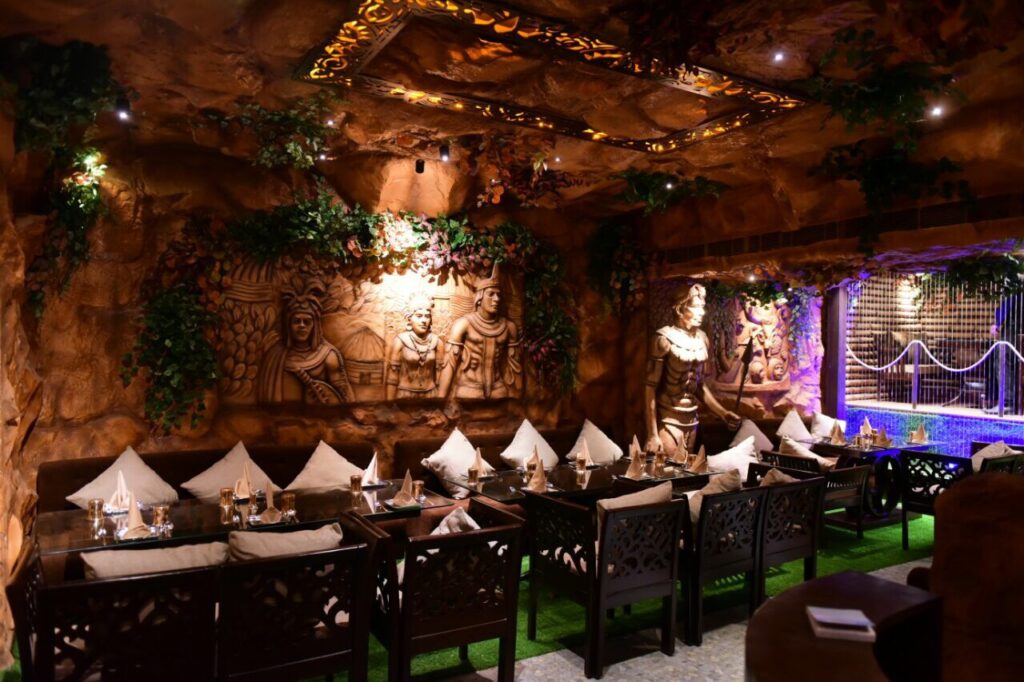 theme-restaurant-spice-caves-lucknow